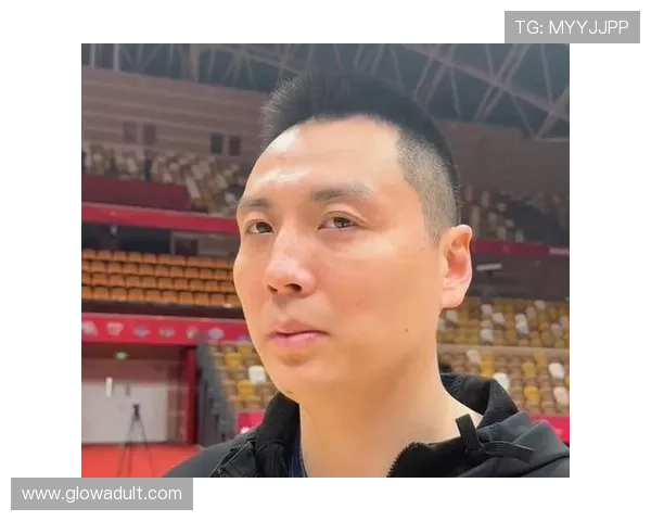 洛夫顿与卢伟口角后续 半场已和解氛围融洽